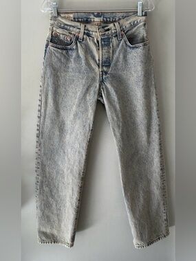 Levi’s Premium 501 ‘90s Women’s High Rise StraightLeg Jeans Button Fly LightWash